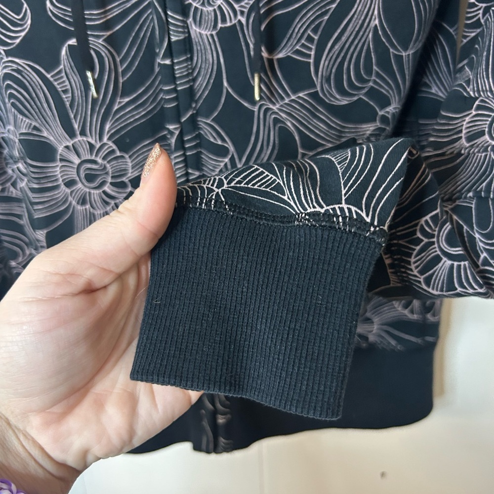 Lululemon size dot 2, Black Long Sleeve Full Zip Hooded floral Jacket - Picture 2 of 10